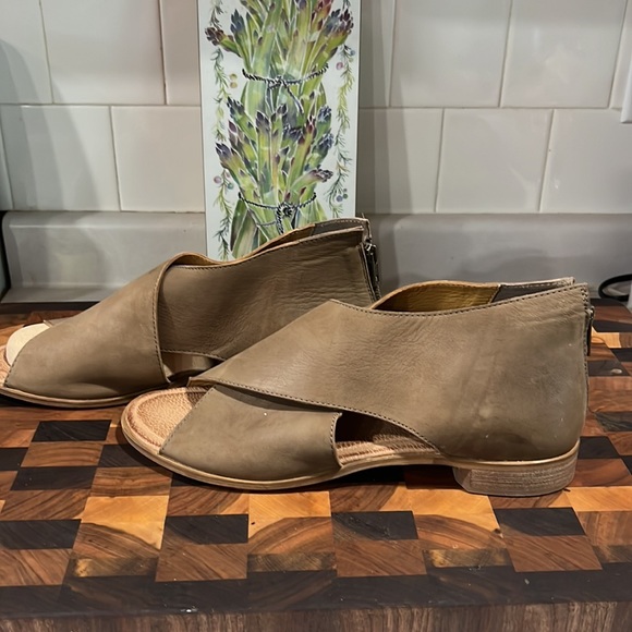 Band of Gypsies BOG Collectives Venice Wrap leather sandals w/ zipper back 👡 - Picture 7 of 7